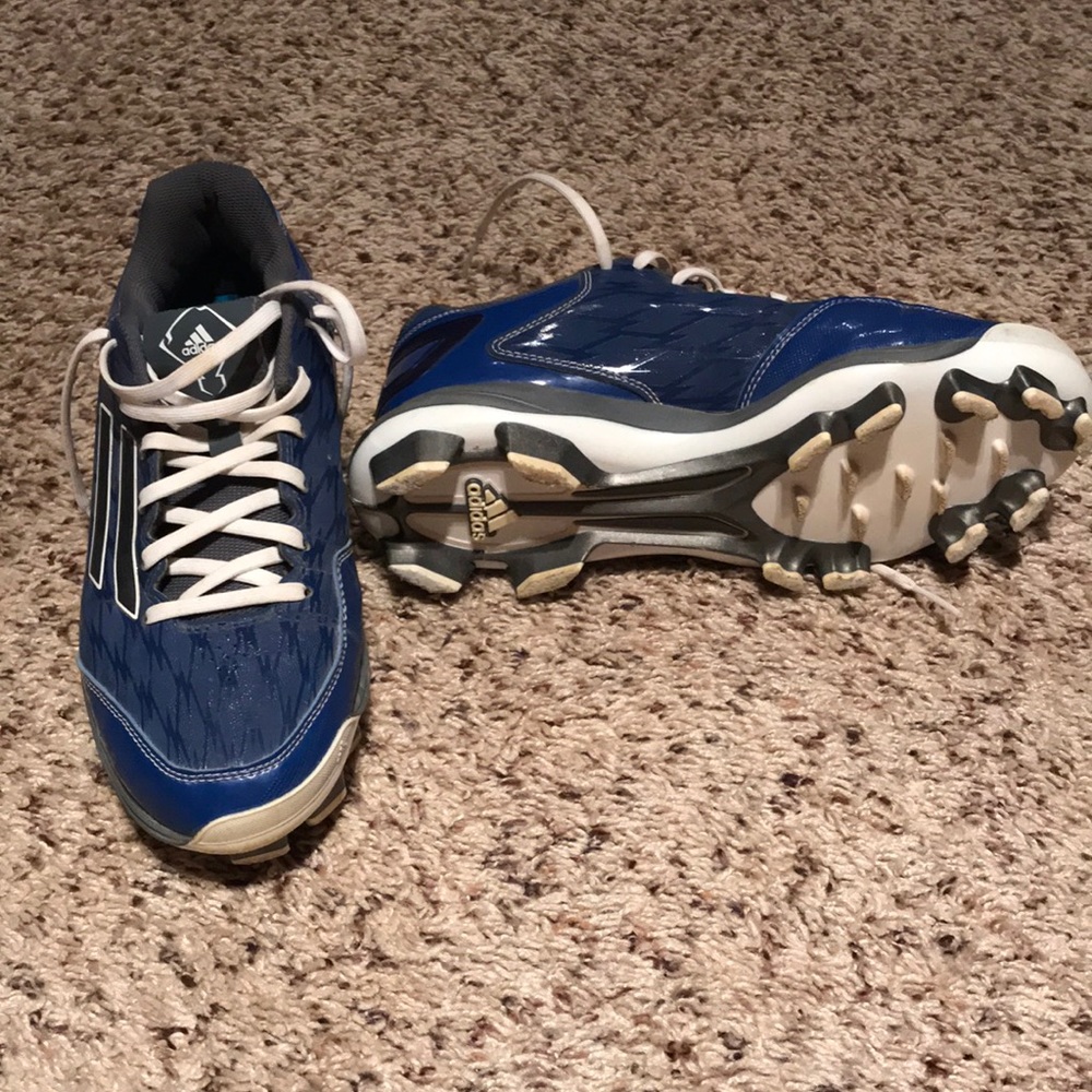 Softball cleats